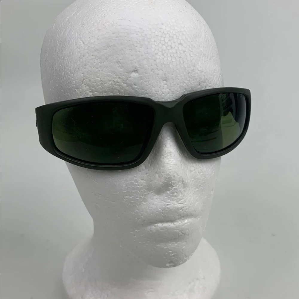 Solarbat Mens Green sport Field Sunglasses Green Lenses Non polarized New NWT